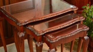 《マホガニーのネストテーブル》英国アンティーク猫脚の小