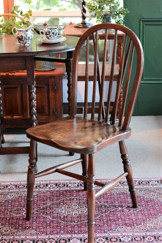 223a526《キッチンチェアー》アンティーク椅子 シンプルで素朴な風合い